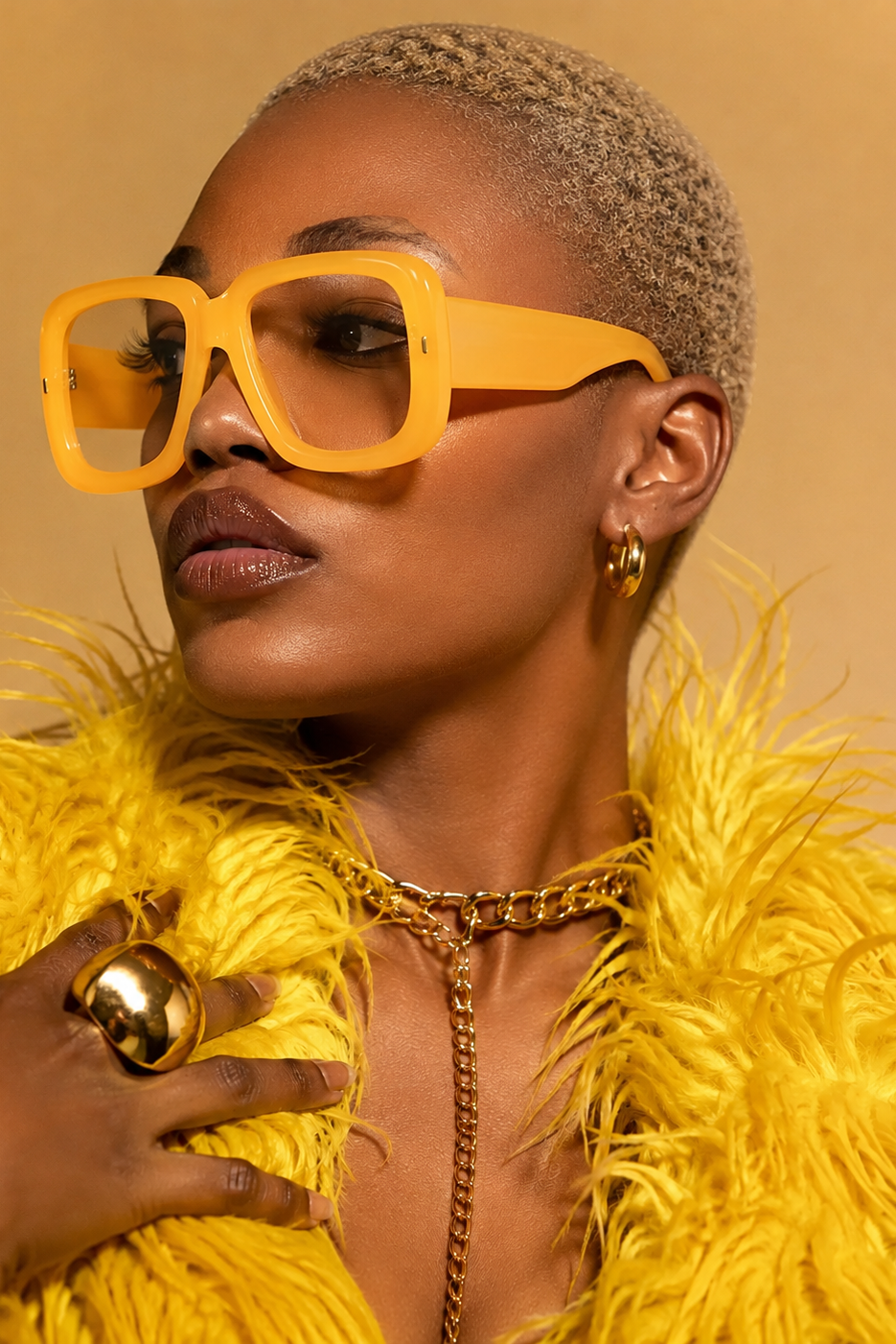 Valencia frame — editorial lifestyle shot